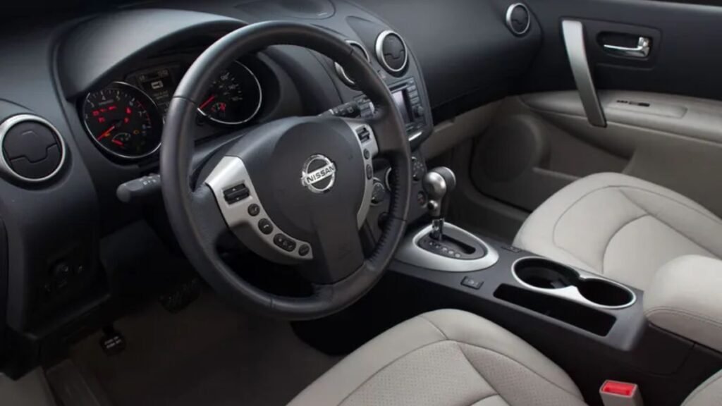 2012 Nissan Rogue S AWD vs FWD: Which Option is Better for Performance and Mileage