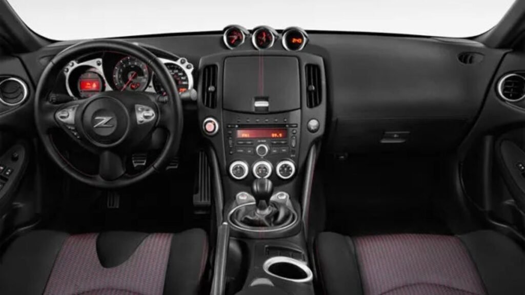 2014 Nissan 370Z Review: What Makes This Sports Car Stand Out